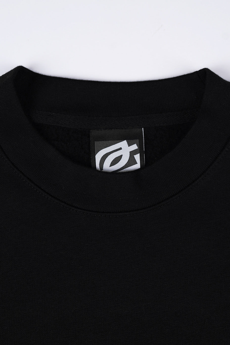 Scump Essentials Logo Crewneck - Black – OpTic Gaming